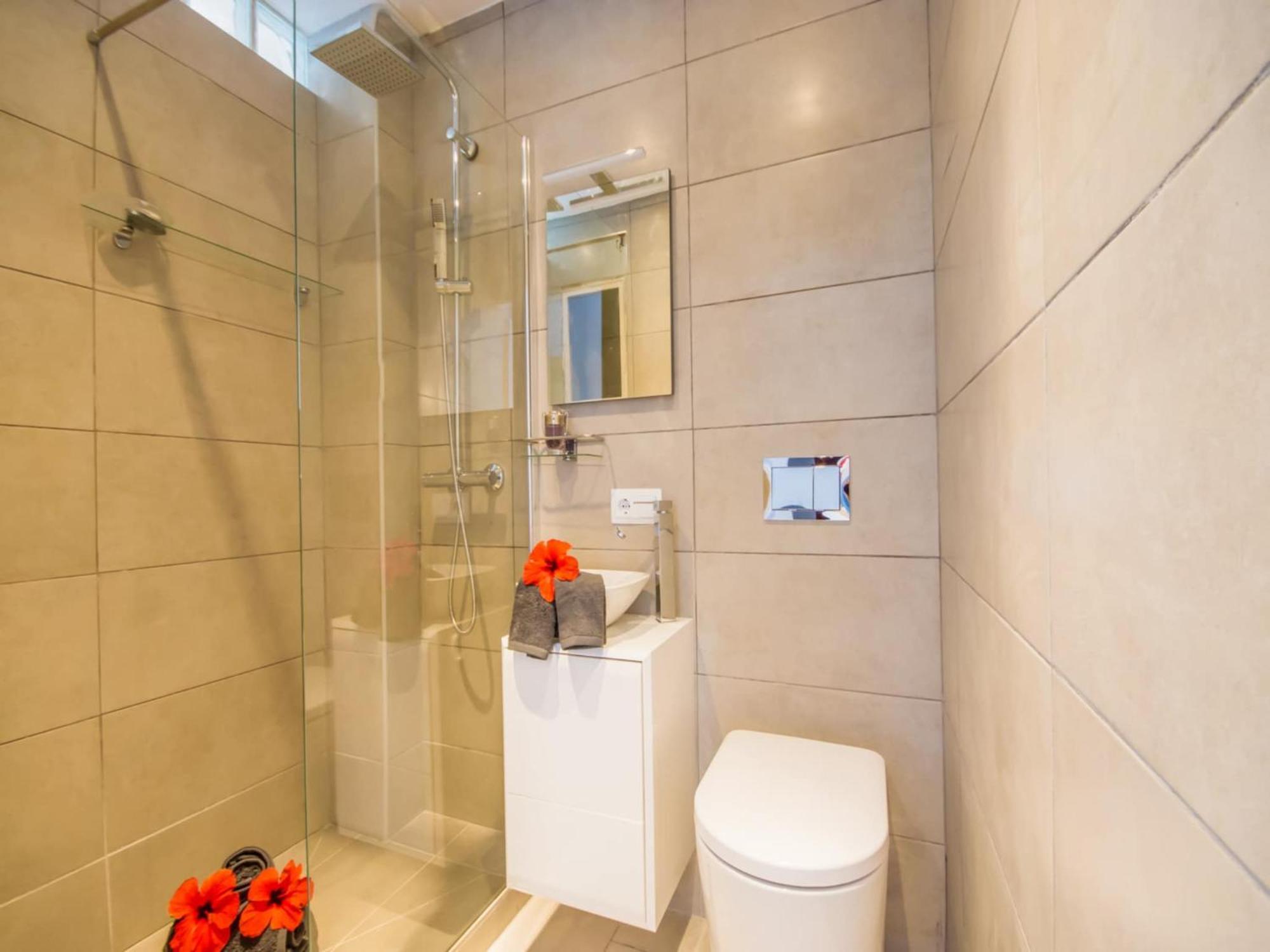 2-bedroom In Apartment *